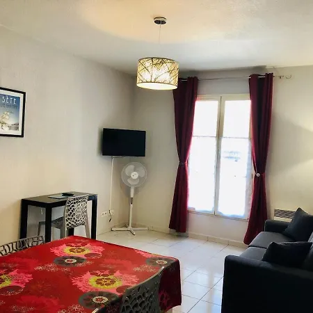 Caraussane Apartment *